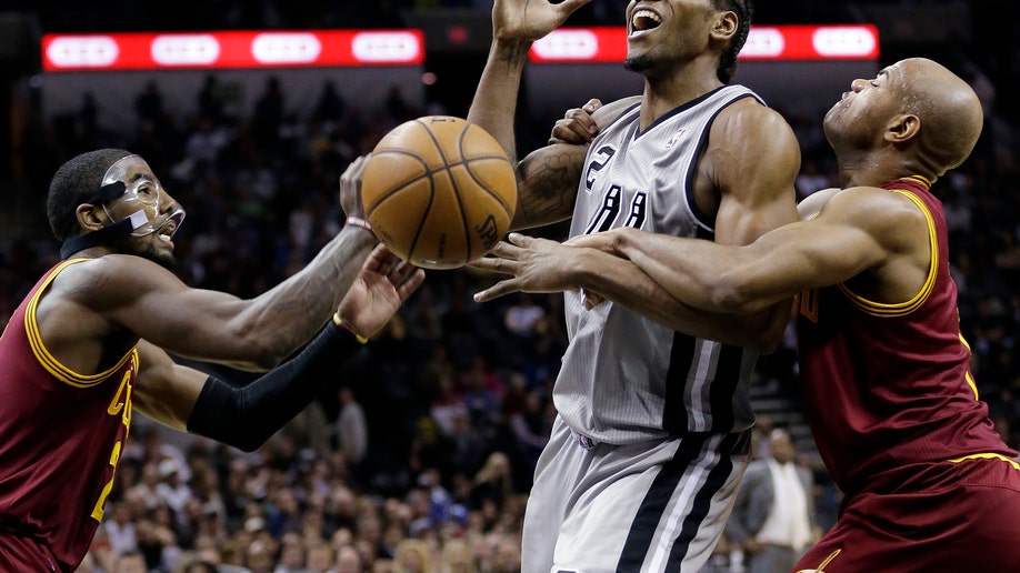 CORRECTION Cavaliers Spurs Basketball