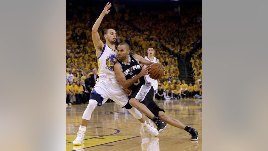 80f0e7d3-Spurs Warriors Basketball