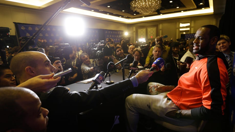 03747967-NBA All Star Weekend Basketball