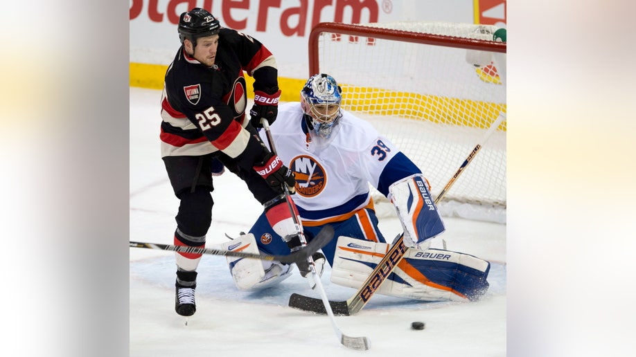eea5e43f-Islanders Senators Hockey