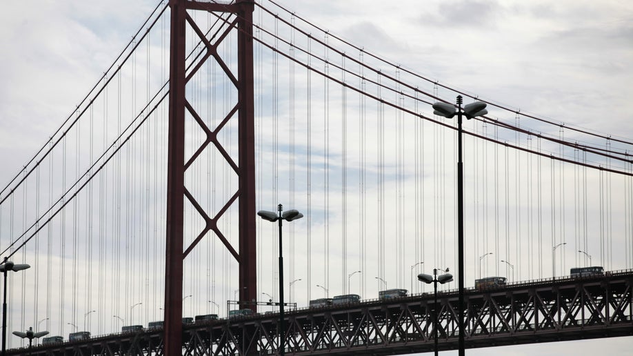 f108fe58-Portugal Financial Crisis