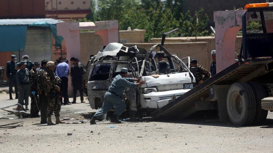 Afghan official: Suicide bombing in Kabul kills 10 people | Fox News