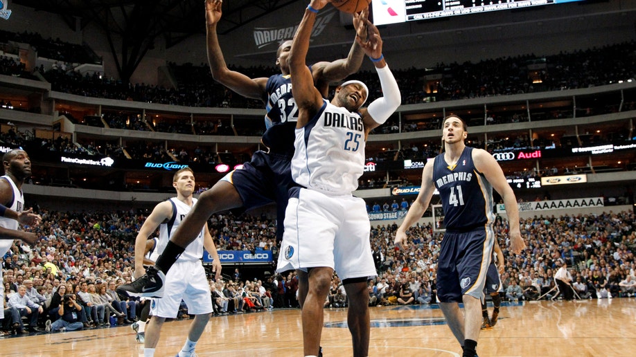 83b0235b-Grizzlies Mavericks Basketball