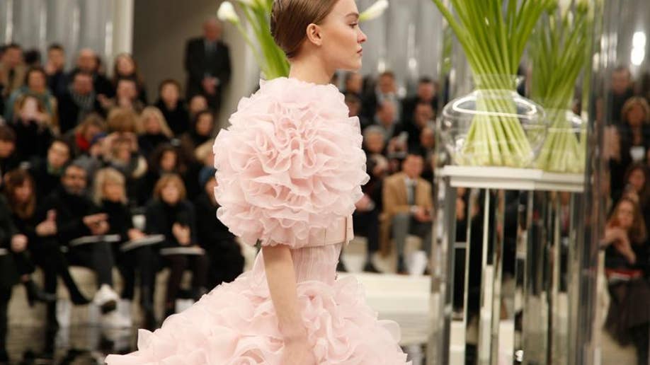 lily rose depp chanel pink dress lily-rose depp closed chanel in a giant pink wedding gown