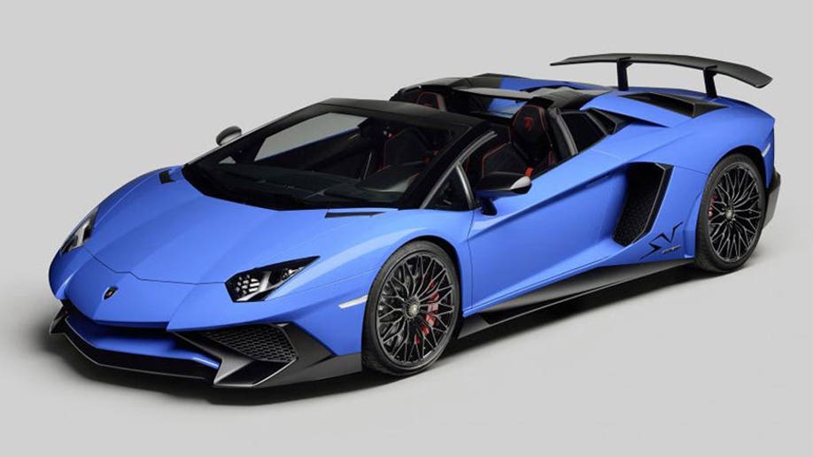 Lamborghini Aventador LP 750-4 SuperVeloce Roadster revealed at