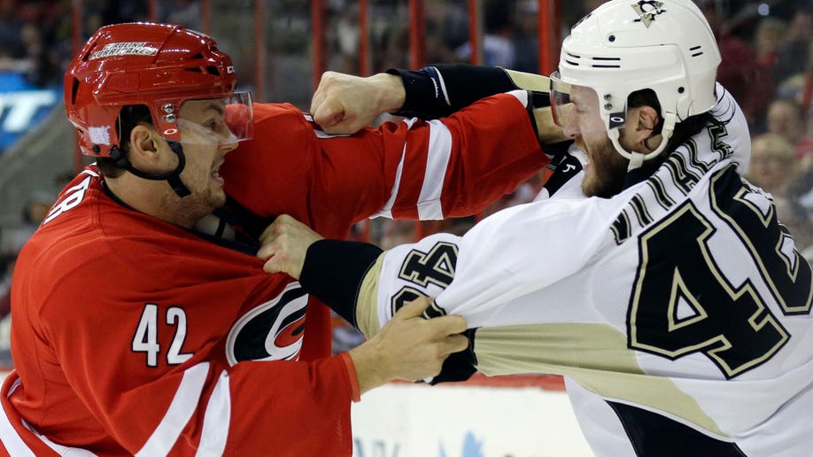 6a79d9fe-Penguins Hurricanes Hockey