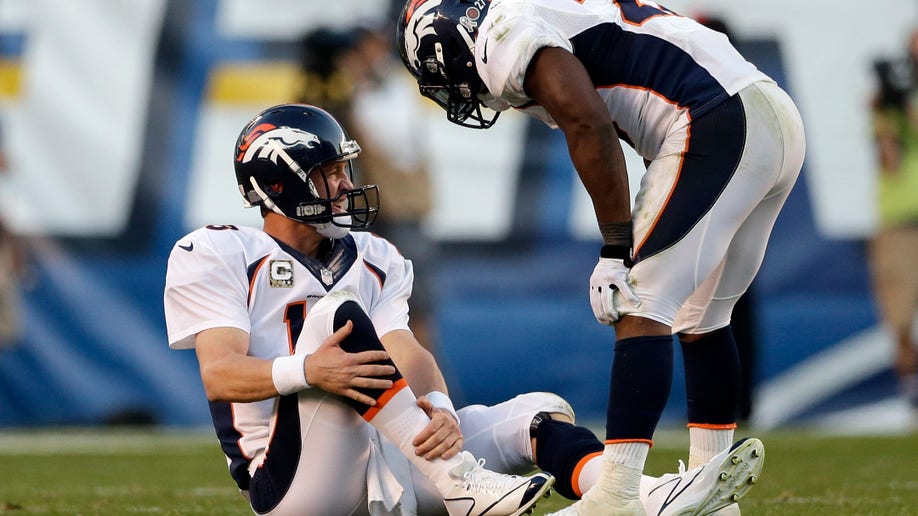 b1ee5b67-Broncos Chargers Football