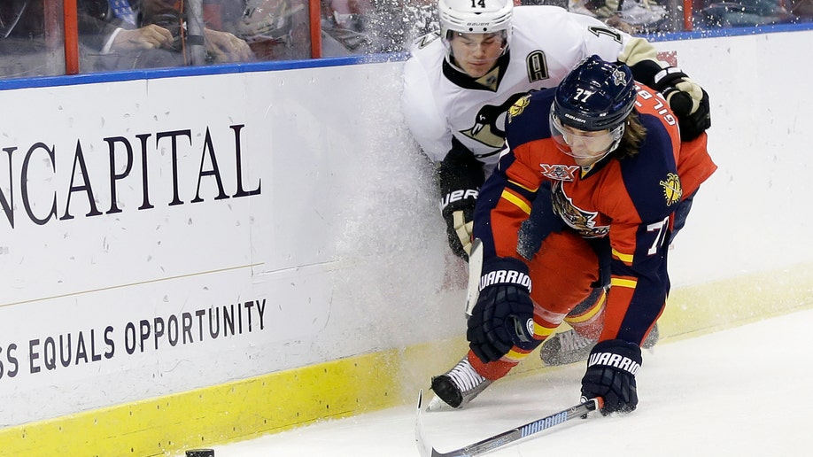 689c3189-Penguins Panthers Hockey