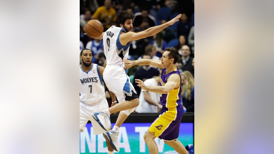 93391577-Lakers Timberwolves Basketball