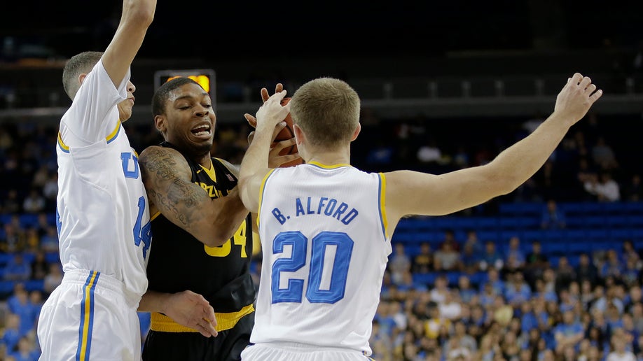 d050527f-Arizona St UCLA Basketball