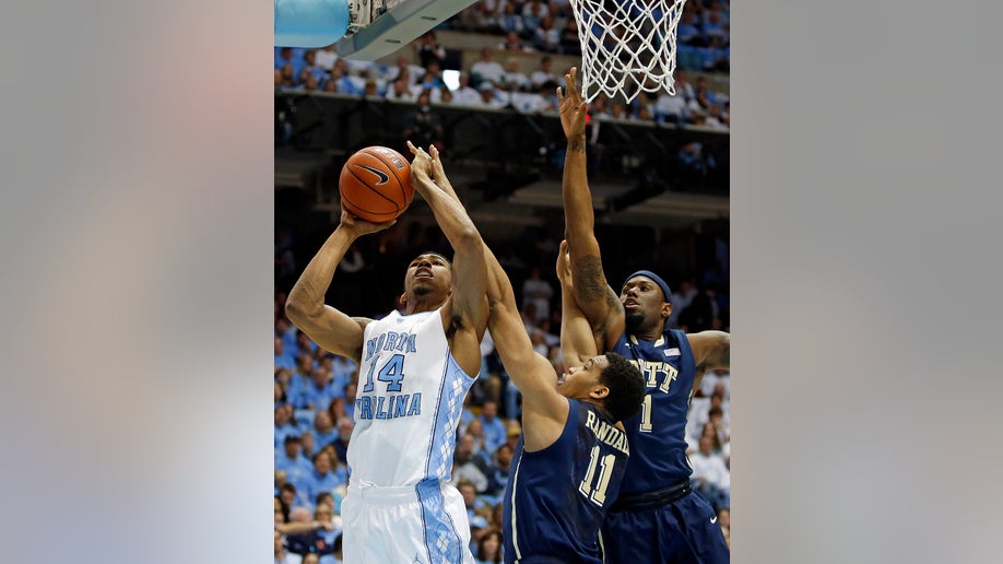 a27d1a08-Pittsburgh N Carolina Basketball