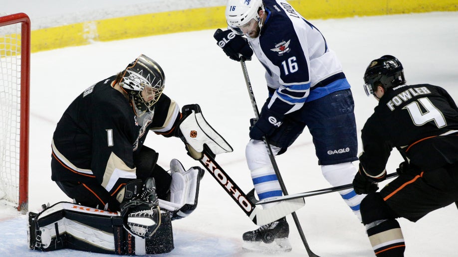 41423ce0-Jets Ducks Hockey