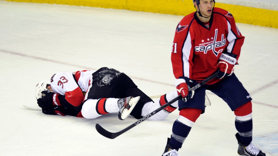 24497930-Senators Capitals Hockey