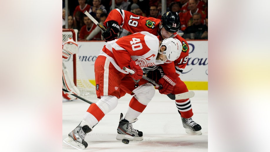 f705d9b1-Red Wings Blackhawks Hockey