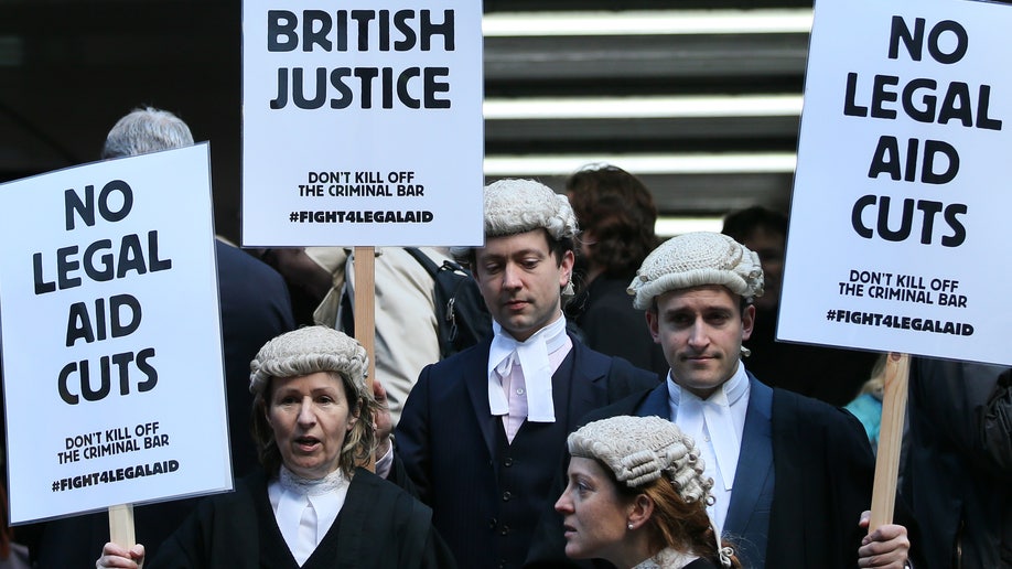 314dc2f9-Britain Lawyers Protest