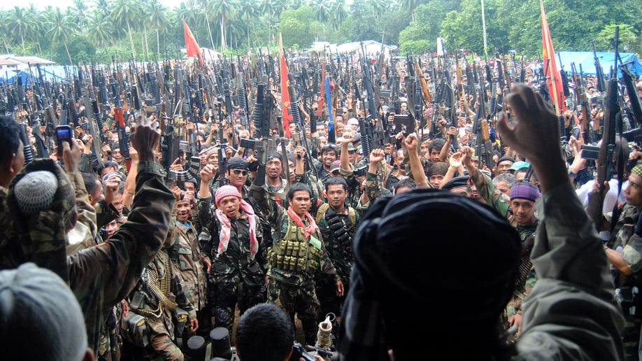 Clash Between Muslim Rebels Al Qaida Linked Gunmen Offer Philippines Advantage And Dilemma 