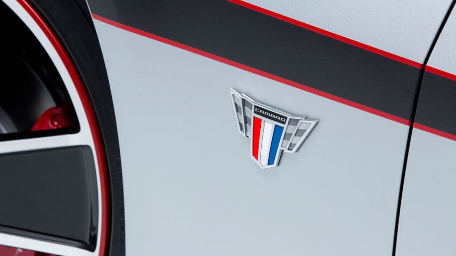 ab273612-2015 Camaro Commemorative Edition