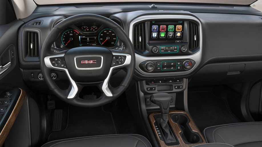 e84ae4dc-2017 GMC Canyon Denaliu200B