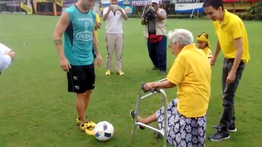 07b8015b-CEN elderly football 1