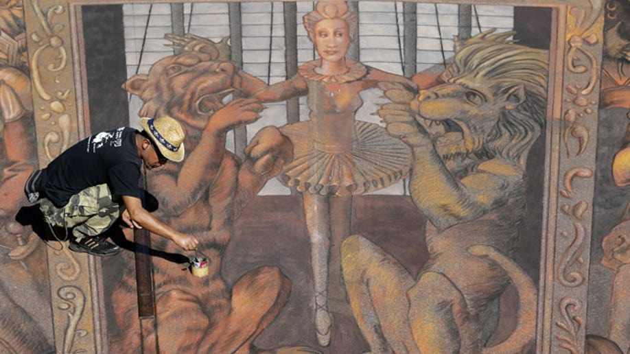 APTOPIX The Art of Chalk