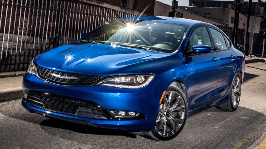 faf90c4e-2015 Chrysler 200S