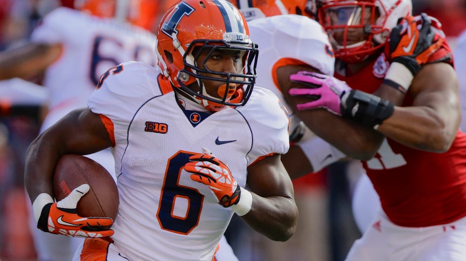 02b55890-Illinois Nebraska Football