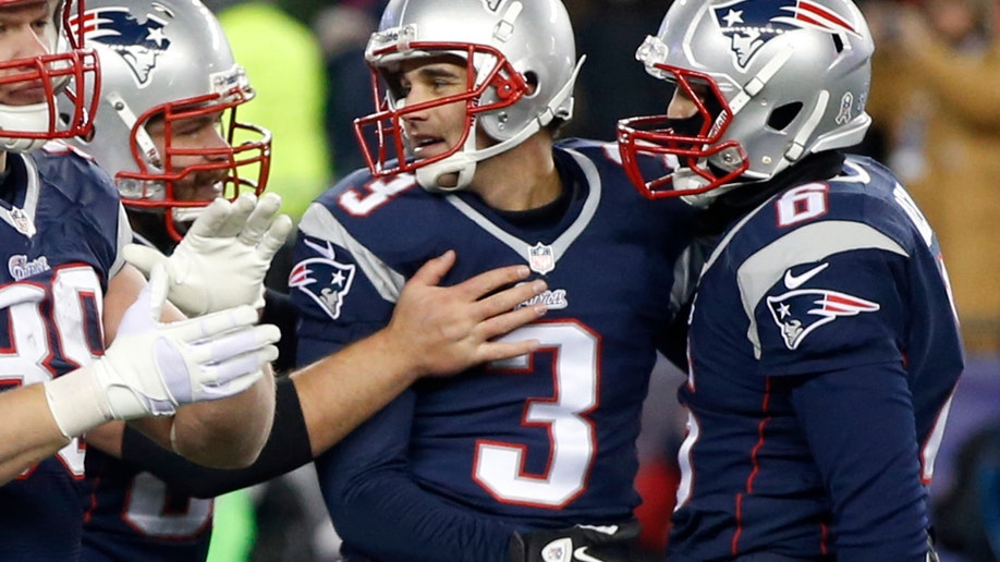 94f3e94f-Broncos Patriots Football