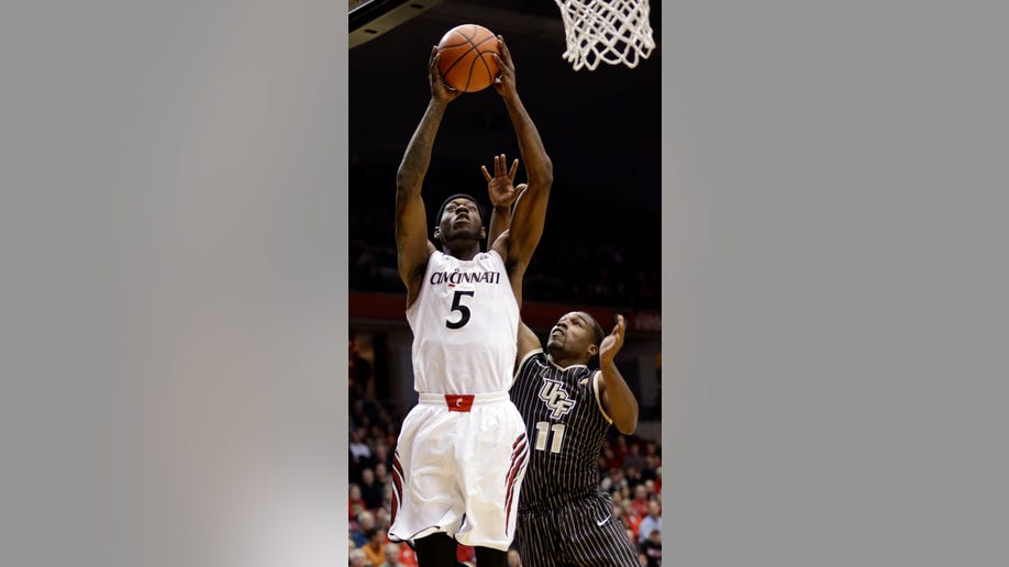 5d6016ad-UCF Cincinnati Basketball