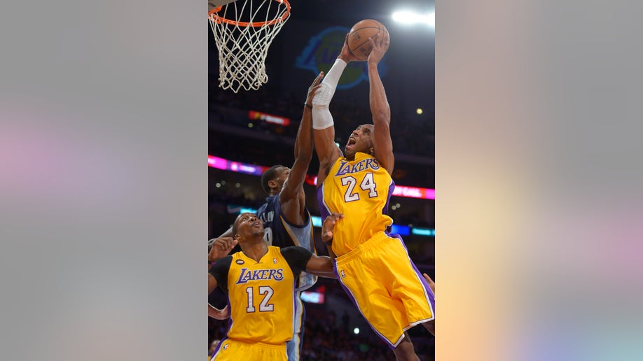 81eee509-Grizzlies Lakers Basketball