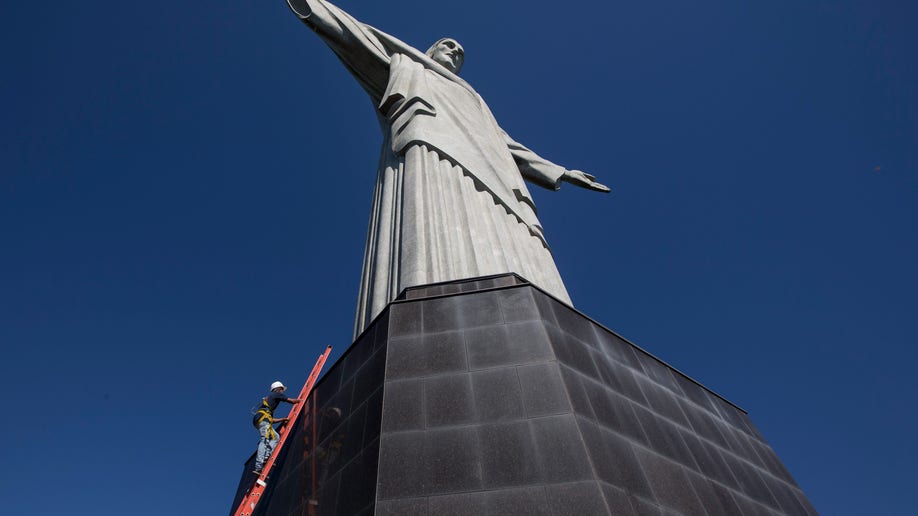 9bedfdd6-Brazil Christ Statue