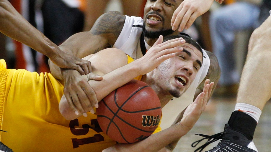 633e0b55-Iowa St Oklahoma St Basketball