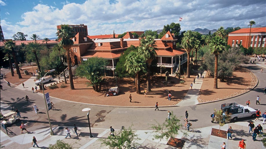 0f460947-Travel-Trip-5 Free Things-Tucson
