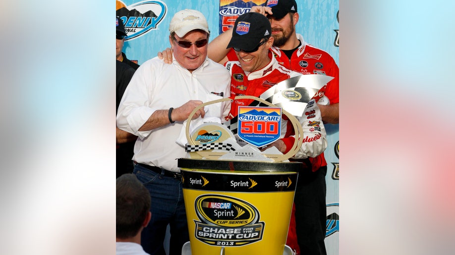 2346e294-NASCAR Phoenix Auto Racing