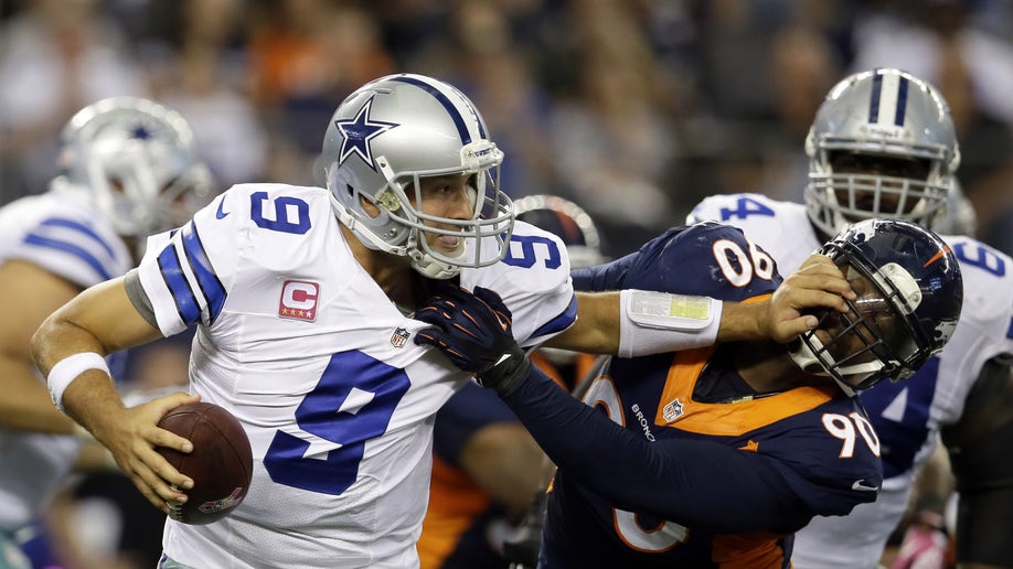 d7edde2d-Broncos Cowboys Football