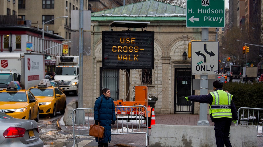 5c185998-NYC Jaywalking Culture