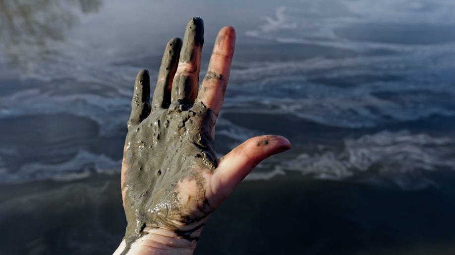 Thousands Of Tons Of Coal Ash Spew Into Nc River Fox News
