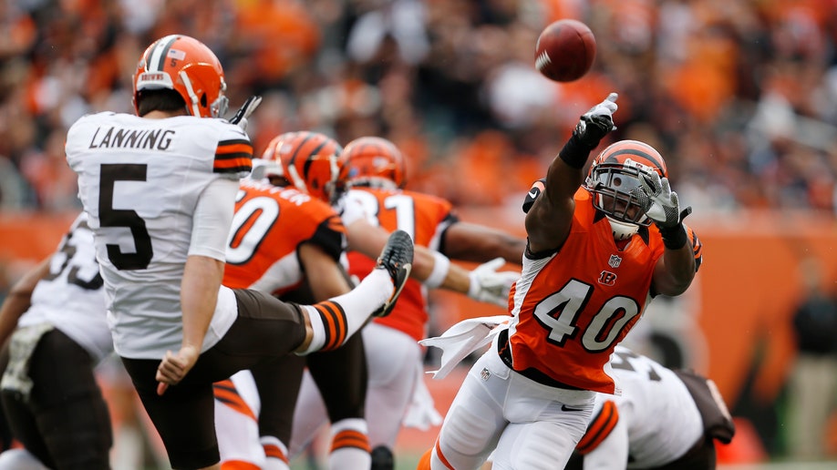 df40aa0c-Browns Bengals Football