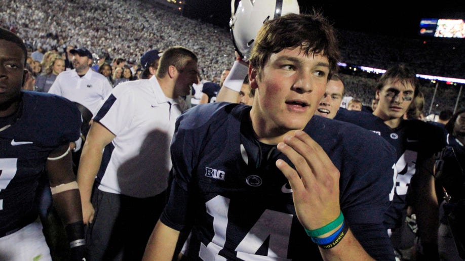 df6a698b-Michigan Penn St Football