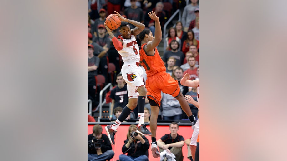 ab7f6967-Pikeville Louisville Basketball