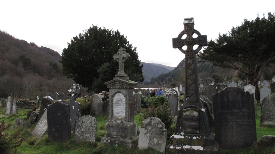 Travel-Trip-Ireland-Saints