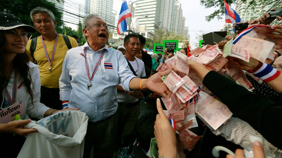 24562267-Thailand Politics