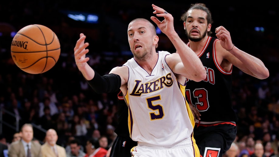 953fbcc1-Bulls Lakers Basketball