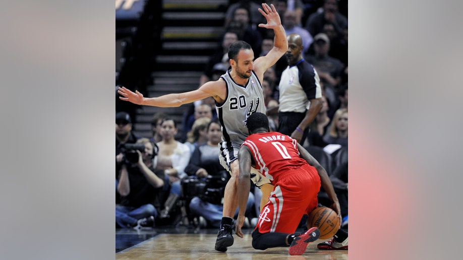 1e921e6f-Rockets Spurs Basketball