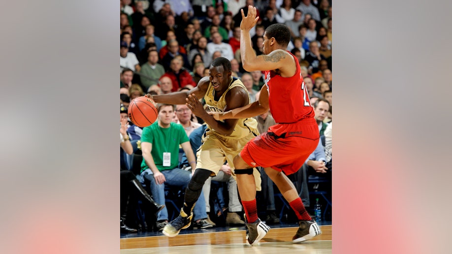 a2da3058-Louisville Notre Dame Basketball