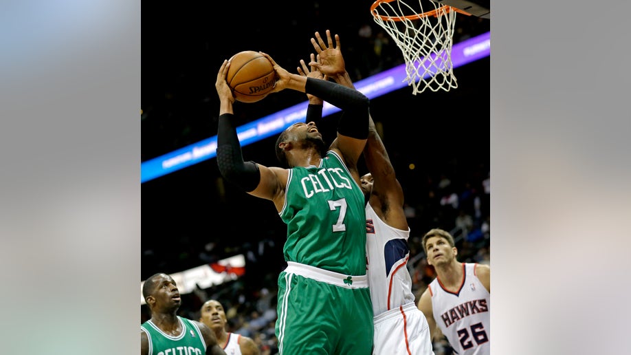 948350e8-Celtics Hawks Basketball