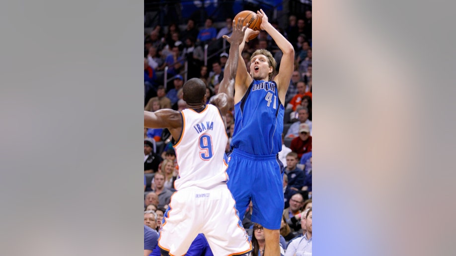27759628-Mavericks Thunder Basketball