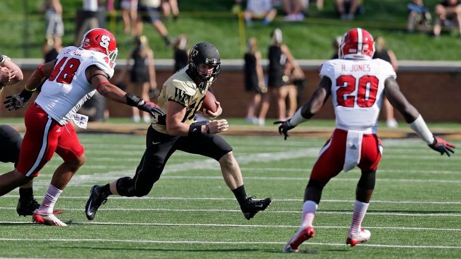 fbfa277f-NC State Wake Forest Football