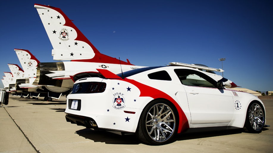 e86ebfb1-U.S. Air Force Thunderbirds Edition 2014 Ford Mustang GT