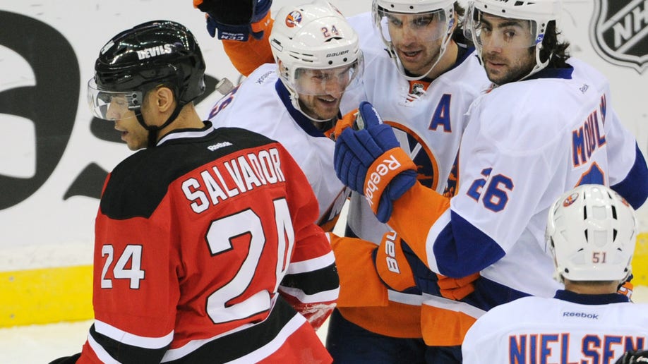 6e00afa9-Islanders Devils Hockey