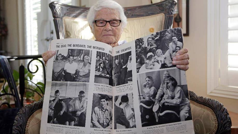 Bunga mawar untuk keluarga pemilik perkebunan Amerika yang dieksekusi oleh Castro